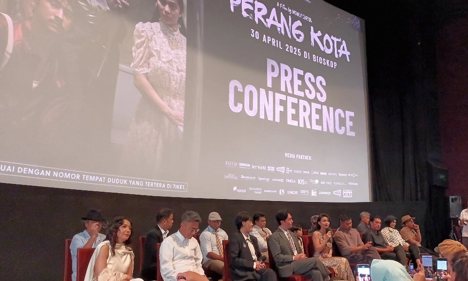 <p>Chicco Jerikho - Ariel Tatum Jalani Proses Panjang Perankan <em>Perang Kota</em> </p>