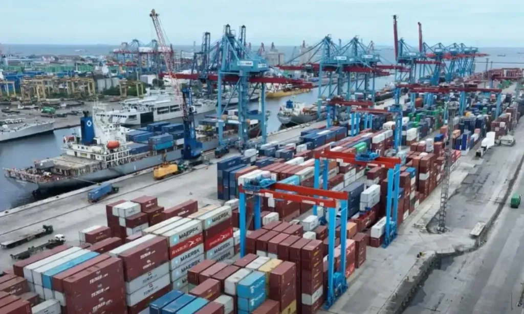 <p>Menjajaki Pasar Baru, Menyiasati Perang Dagang</p>