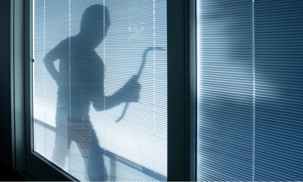 <p>Polda Kepri Selidiki Isu Kapolsek Beking Pencurian Perusahaan Malaysia</p>