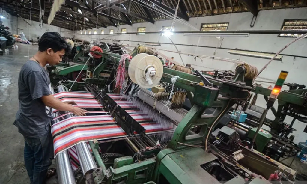 <p>Investasi Dan Reaktivasi Industri, APSyFI Minta Pemerintah Bendung Impor</p>