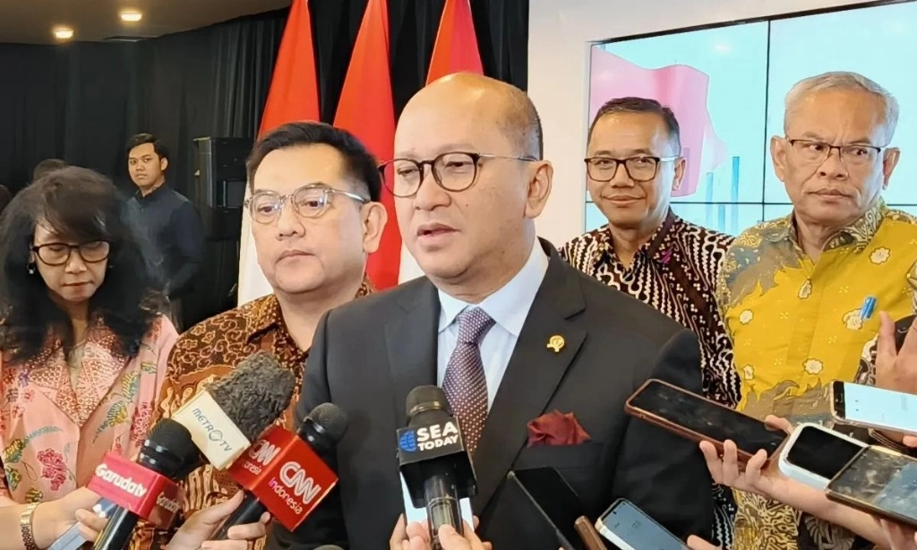 <p id="isPasted">Rosan Soal Investasi LG: Akan Ekspansi US$1,7 Miliar</p>