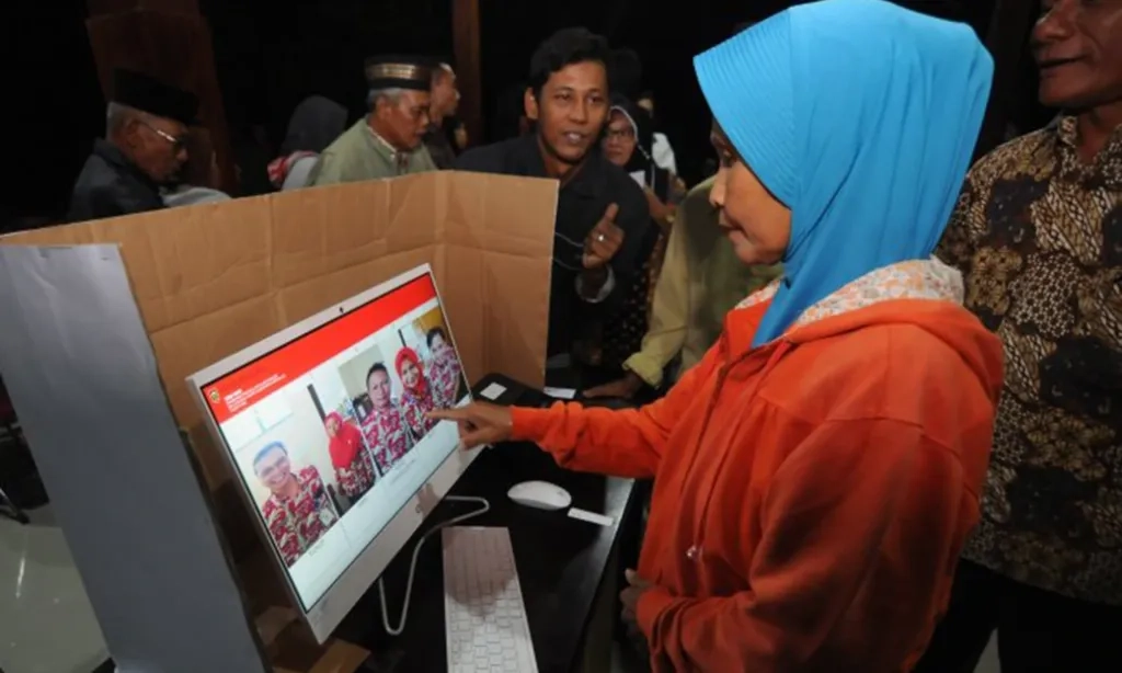 <p><em>E-Voting&nbsp;</em>Sudah Diterapkan Di 1.910 Pilkades</p>