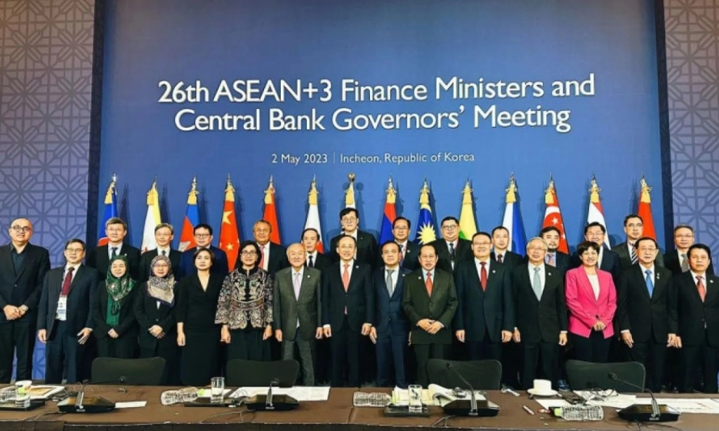 <p id="isPasted">ASEAN+3 Perkuat Kerja Sama Kawasan Di Tengah Ketidakpastian Global</p>