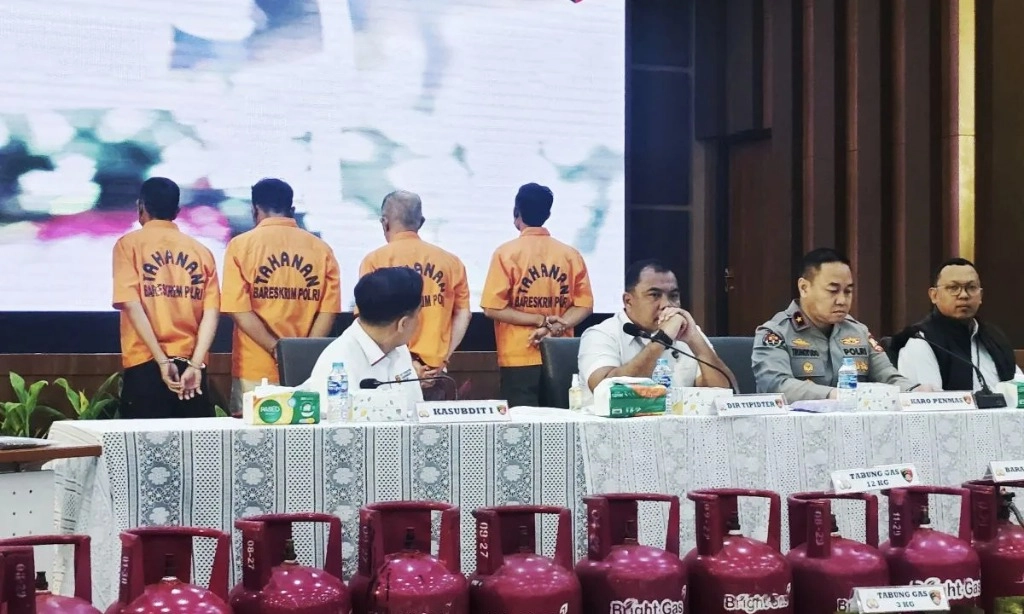 <p>Bareskrim Ungkap Pengoplosan LPG Bersubsidi Rugikan Negara Puluhan Miliar</p>