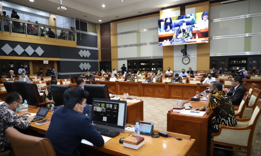 <p>MK Diminta Putuskan Rapat DPR Wajib di Gedung DPR&nbsp;</p>