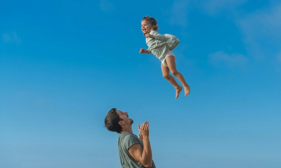 <p>Kunci Bahagia Emosional Orang Tua Ada Di Bermain Bersama Anak</p>