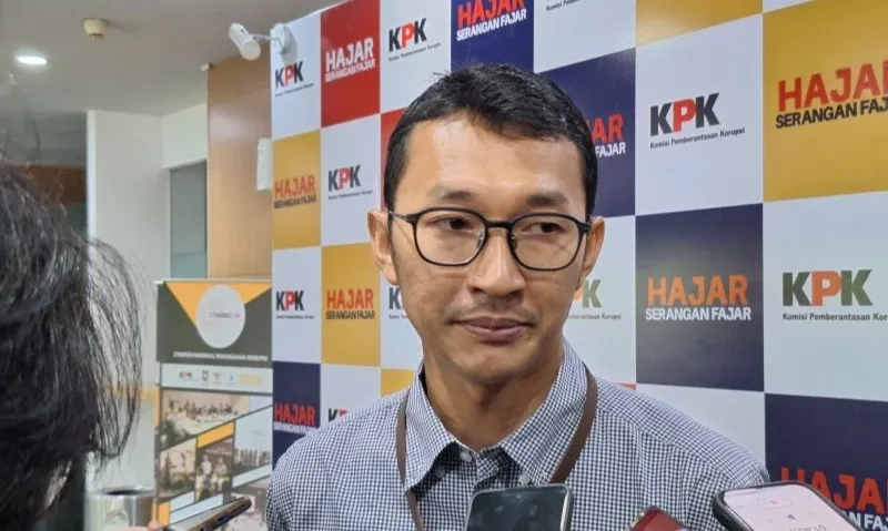 <p>KPK Periksa Mantan Bupati Cirebon Di Lapas Sukamiskin</p>