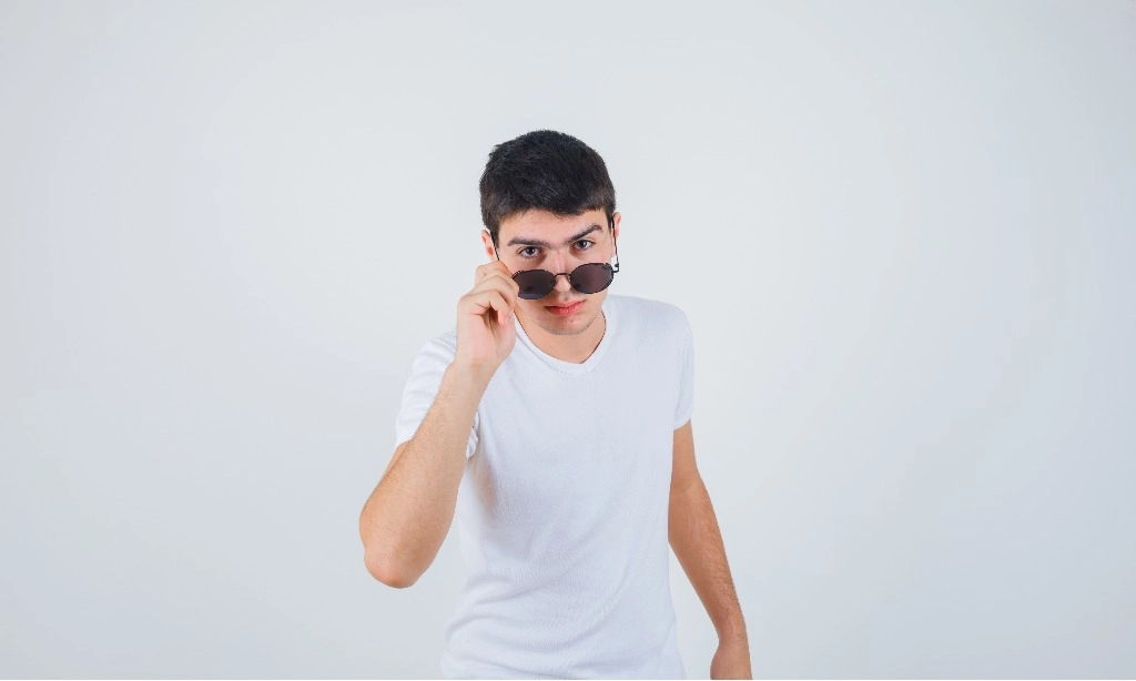 <p>Kacamata Pintar Meta Bisa Identifikasi Wajah Dan Nama Orang&nbsp;</p>