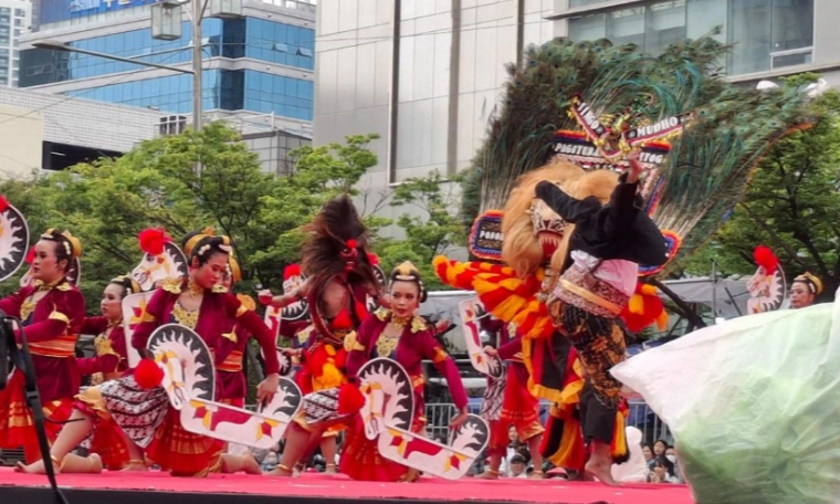 <p id="isPasted">Bawa Seni Reog, Svadara Warna Indonesia Penghargaan di Korea Selatan</p>