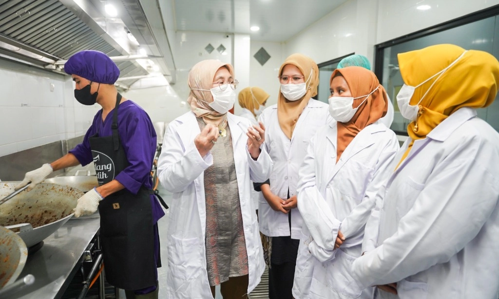 <p id="isPasted">Begini Upaya Kemenperin Dorong Industri Rendang</p>