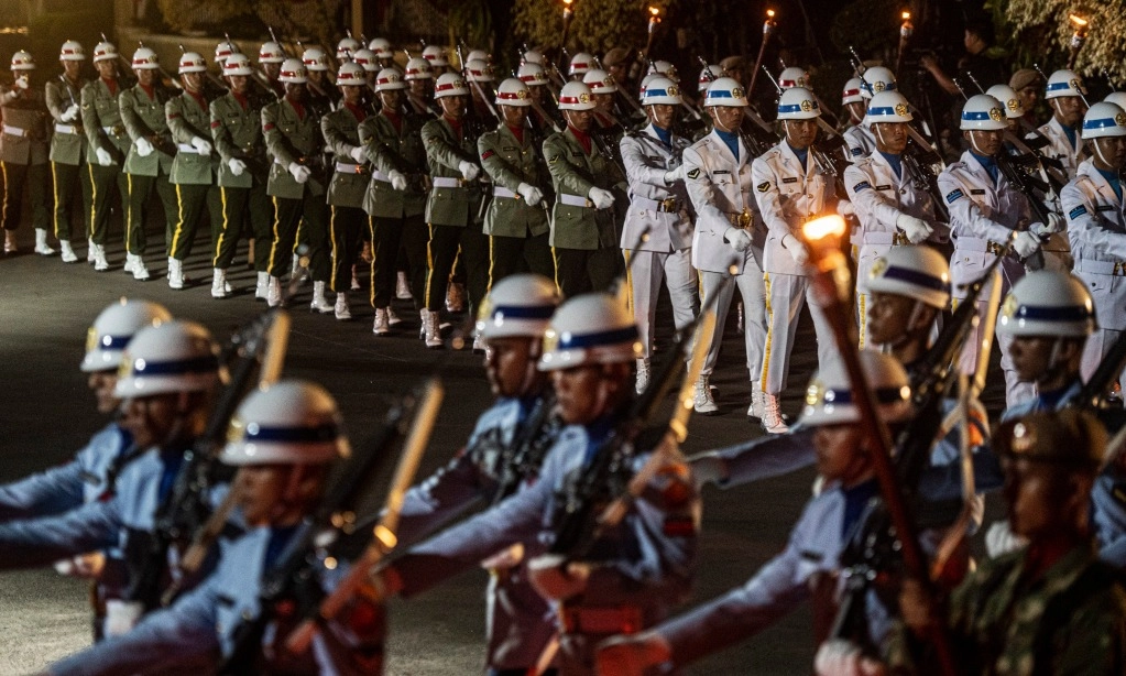 <p>Imparsial Sebut TNI Jaga Kejaksaan Tanpa Landasan Hukum</p>