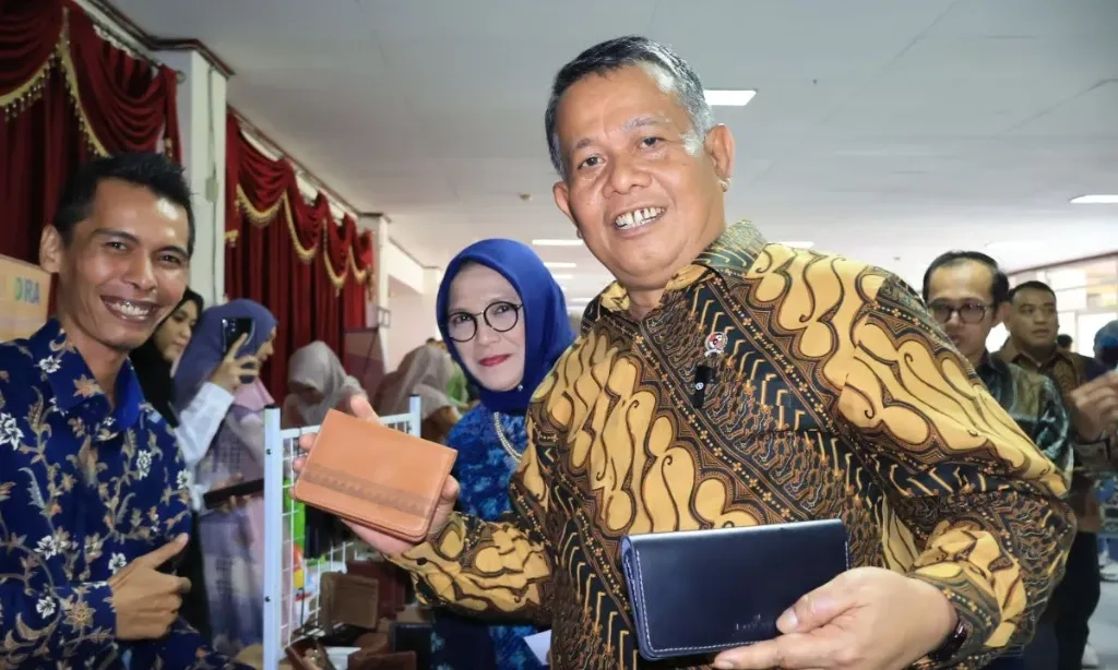 <p dir="auto" id="isPasted">Wamen UMKM Fokus Tumbuhkan Wirausaha Berbasis Teknologi</p>