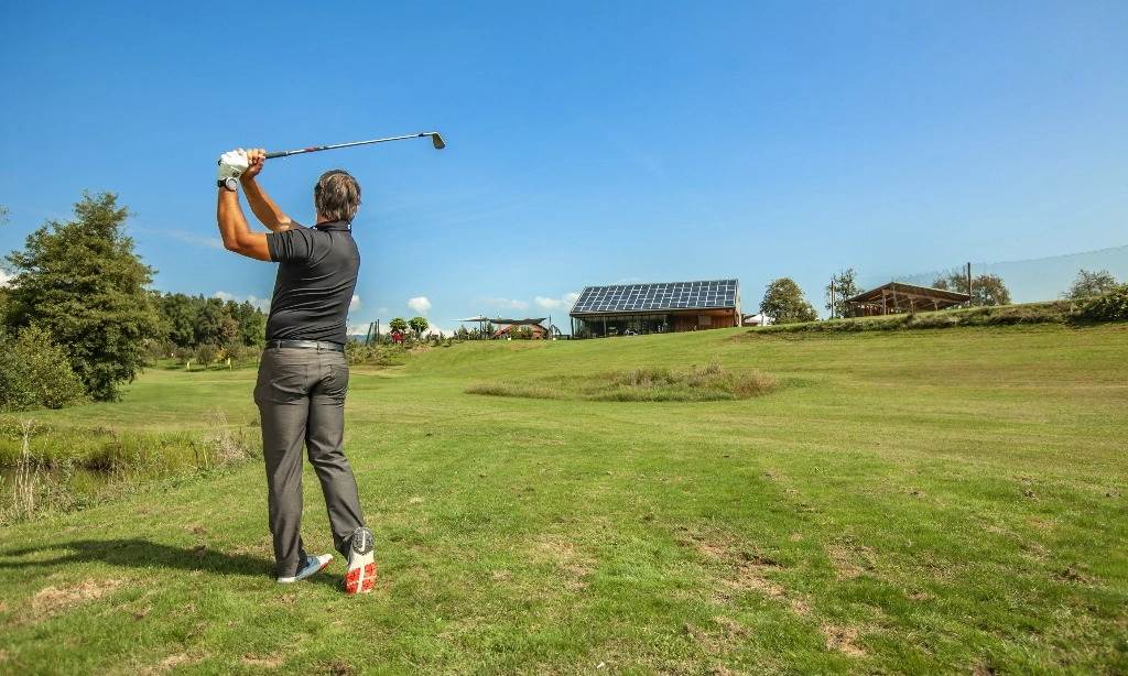 <p>Studi Sebut Tinggal Dekat Lapangan Golf Berisiko Parkinson, Kok Bisa?</p>