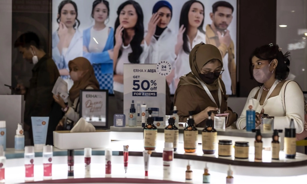 <p>Tren Kalangan Gen Z Dan Milenial: <em>Skincare&nbsp;</em>Lokal Masih Diminati</p>