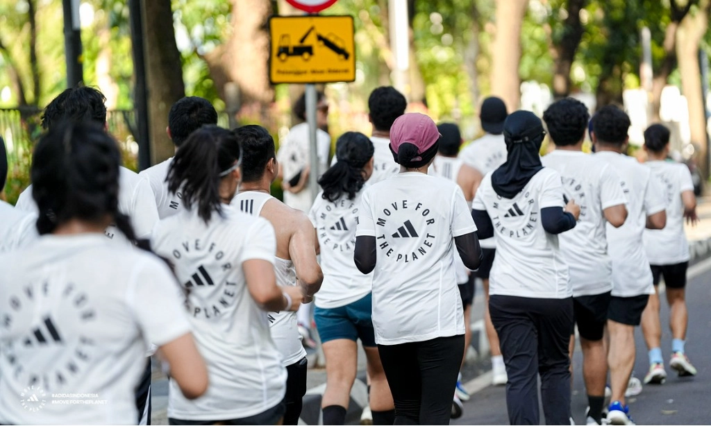 <p>adidas Move For The Planet 2025, Kampanye Donasi Untuk Bumi</p>