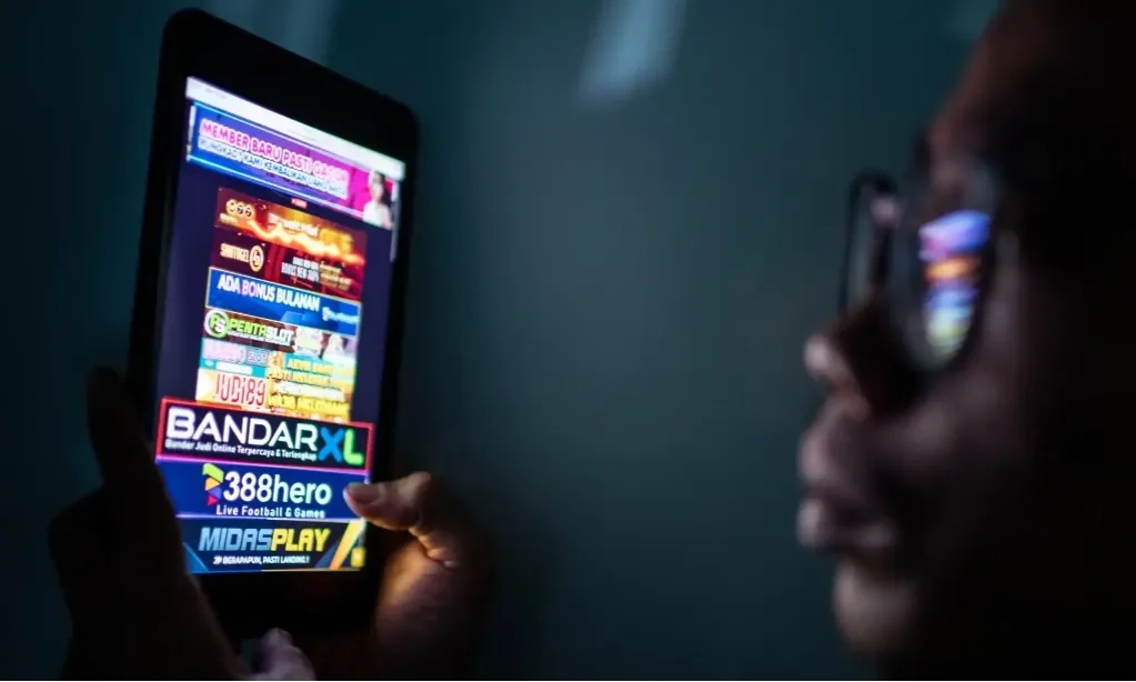 <p id="isPasted">Pengamat: Bangun Sistem Kolaboratif Agar Blokir Rekening Judol Tepat Sasaran</p>