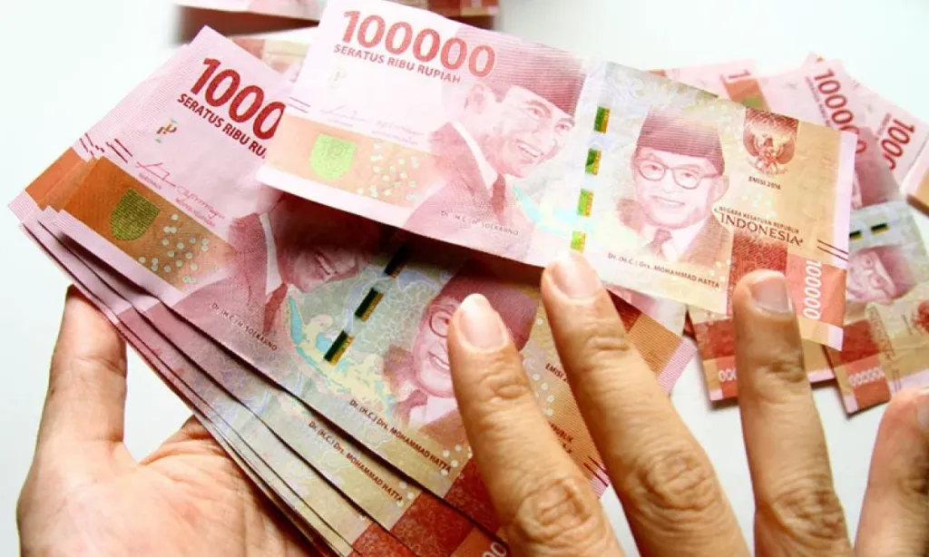 <p>Peringkat Utang AS Turun, Rupiah Berpotensi Menguat</p>