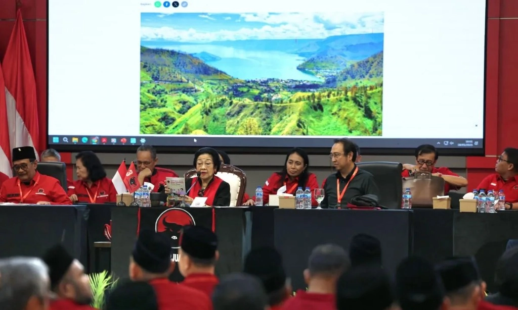 <p>Megawati Minta Kepala Daerah Perhatikan Kartu Kuning UNESCO</p>