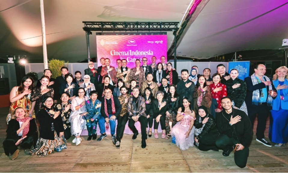 <p id="isPasted">Hadir Di Cannes, Menbud Undang Filmaker Dunia Buat Film Di Indonesia</p>