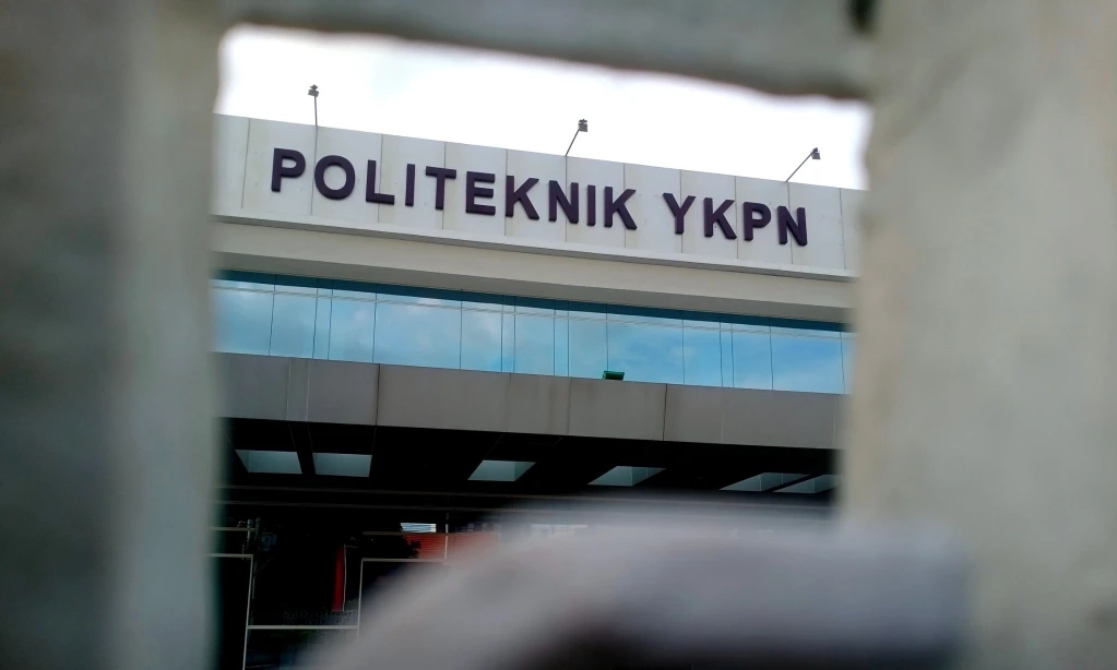 <p id="isPasted">Politeknik Di Indonesia Terilhami Dari Swiss</p>