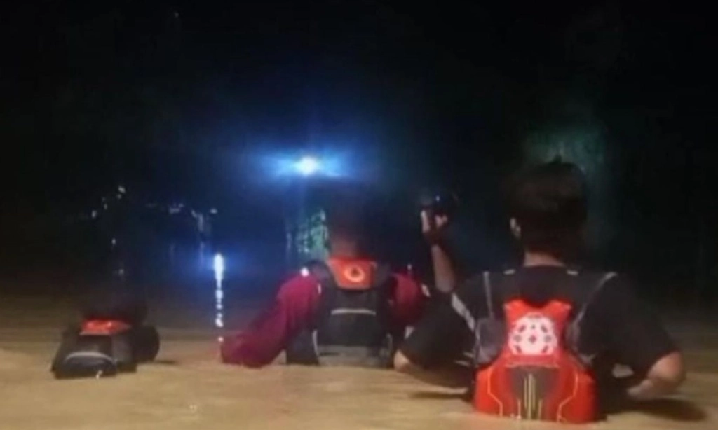 <p>Banjir Rendam 1.600 Rumah Warga Blora</p>