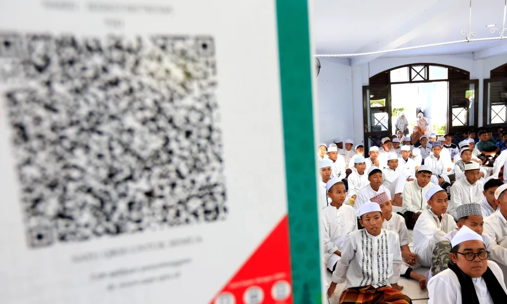 <p>Pesantren Protes Kebijakan Gubernur Jabar Terkait Ijazah</p>