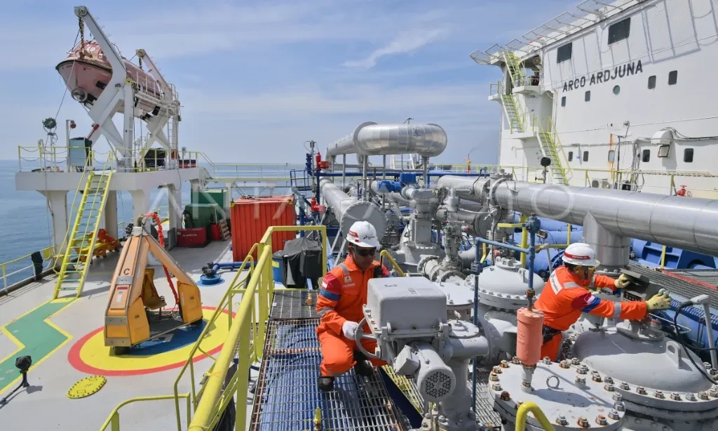 <p>Bahlil: Penurunan Lifting Minyak RI Terjadi <em>By Design</em></p>