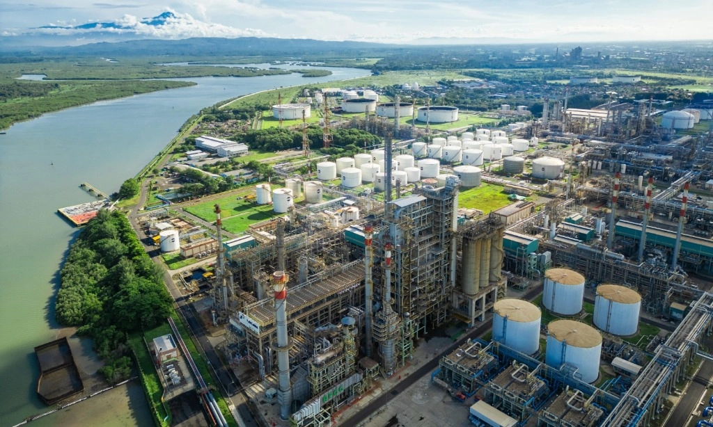 <p id="isPasted">Pertamina Bakal Sulap Minyak Jelantah Jadi Avtur Di Kilang Dumai Dan Balongan</p>