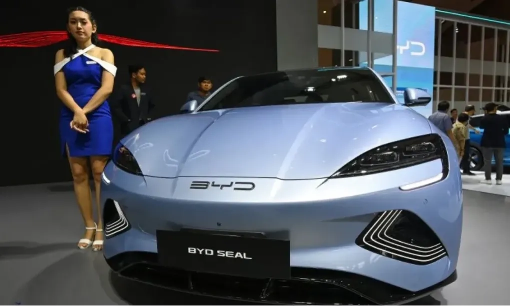 <p dir="ltr" id="isPasted">Bukan Lagi Tesla, BYD Jadi Perusahaan Otomotif Terbaik 2025</p>