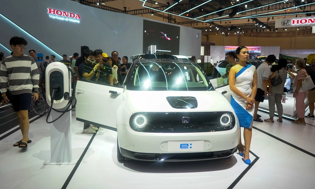 <p dir="ltr" id="isPasted">GIIAS 2025 Hadirkan Lebih Dari 60 Merek Industri Kendaraan Bermotor</p>