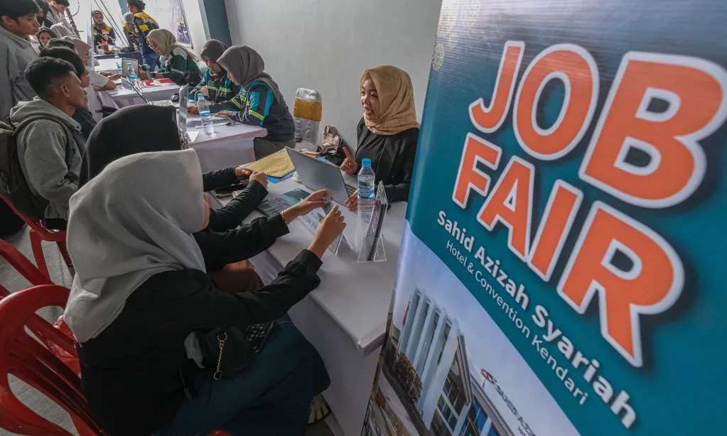 <p id="isPasted">Jumlah Pencari Kerja di OLX Meningkat, Supir, <em>Freelance</em> Hingga ART Paling Banyak Dicari</p>