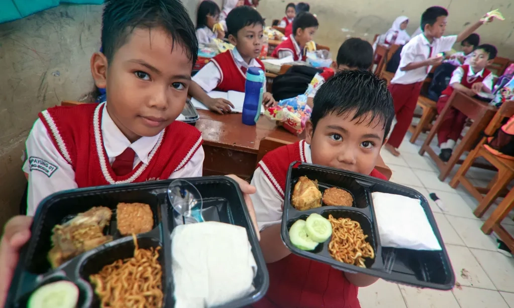 <p id="isPasted">Celios Nilai Kerja Sama MBG Antarnegara Problematik</p>