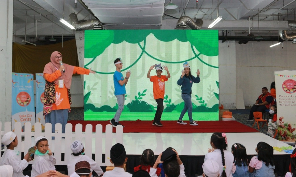 <p>Dongeng Isyarat Untuk Anak Tuli</p>