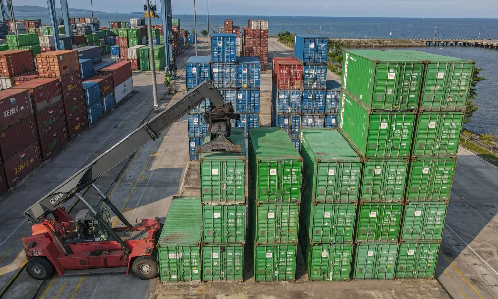 <p id="isPasted">Surplus 60 Bulan, Neraca Dagang Indonesia Ditopang Surplus Dari AS</p>