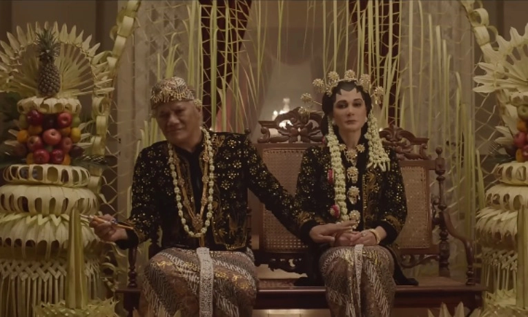 <p dir="ltr" id="isPasted">Reza Rahadian Adu Peran Dengan Luna Maya Di Film <em>Suzzanna</em> Terbaru</p>