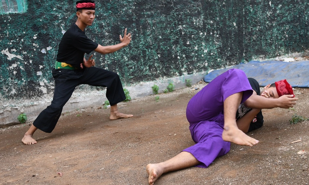 <p dir="ltr" id="isPasted">ISBI Bandung Bakal Cetak Sarjana Pencak Silat</p>