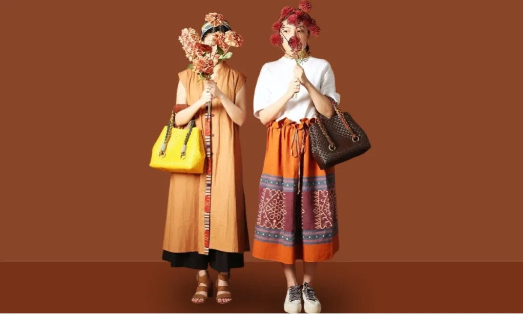 <p>Menyulap Sampah Plastik Jadi Tas Cantik</p>