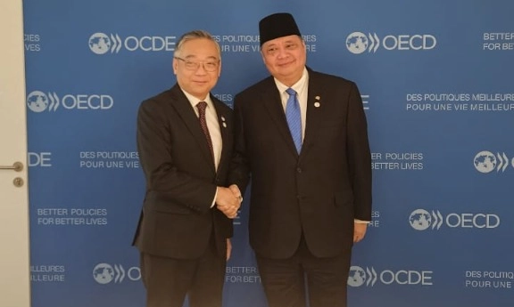 <p>Airlangga Puji Kemajuan Signifikan Kerja Sama RI-Singapura</p>