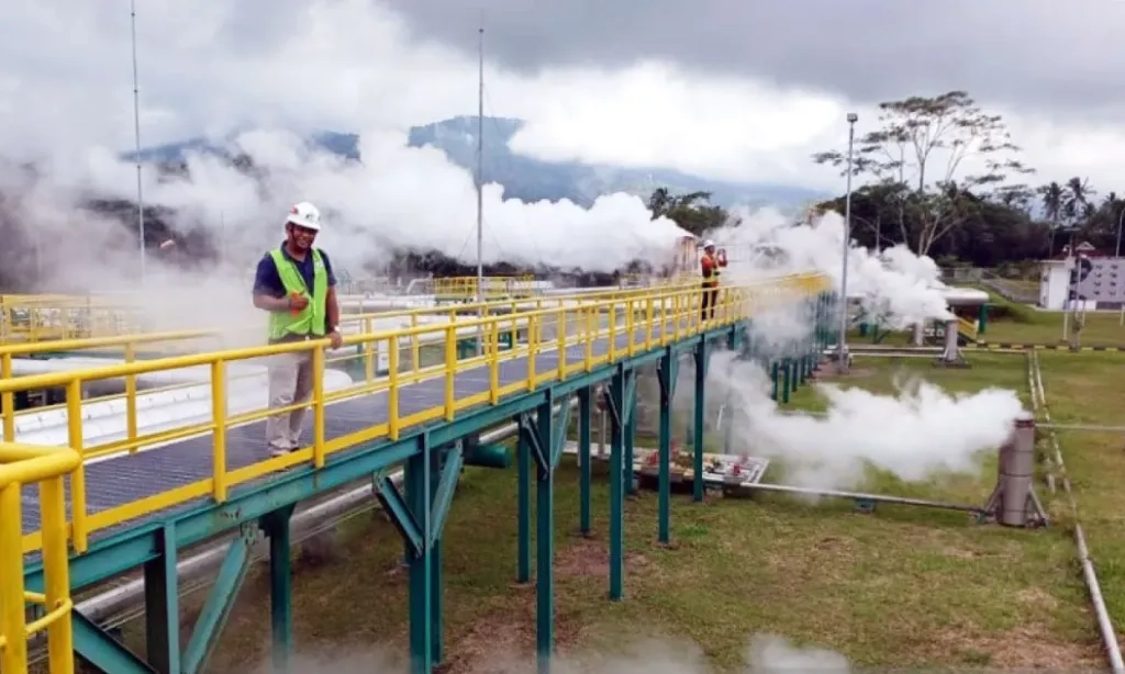 <p>Bahlil Siapkan <em>Beleid</em> Pengelolaan Panas Bumi Untuk Pemanfaatan Langsung</p>