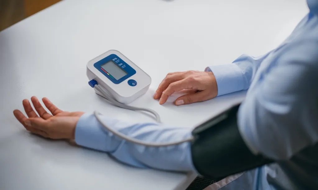 <p>5 Kebiasaan Baik Yang Bisa Turunkan Tekanan Darah Tinggi</p>