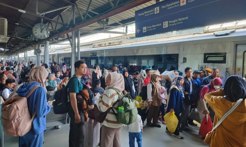 <p>KAI: Okupansi Puncak Arus Balik Libur Panjang Iduladha Capai 115%</p>