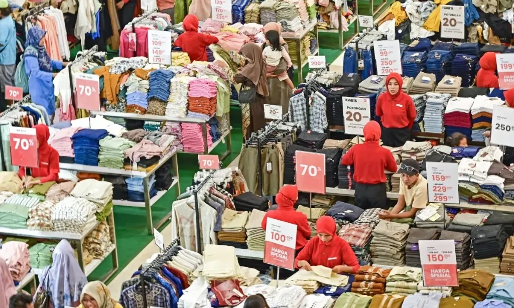 <p dir="ltr" id="isPasted">Merosot, BI: Indeks Keyakinan Konsumen Mei 2025 Jadi 117,5</p>