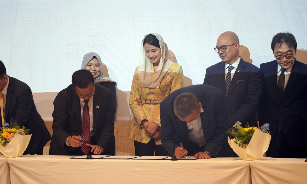 <p id="isPasted">RI-Jepang Teken MoU Kerja Sama Banyak Komoditas, Tembus US$200,8 juta</p>