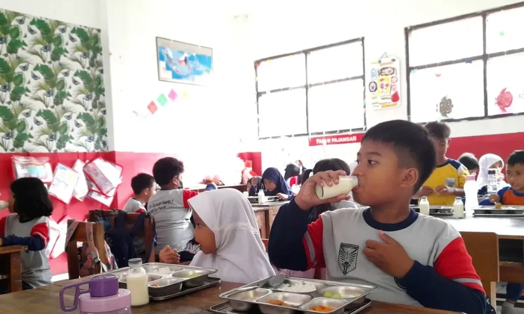 <p>Pemerintah Targetkan Konsumsi Susu Per Kapita Naik Jadi 20,1 Kg/Tahun</p>