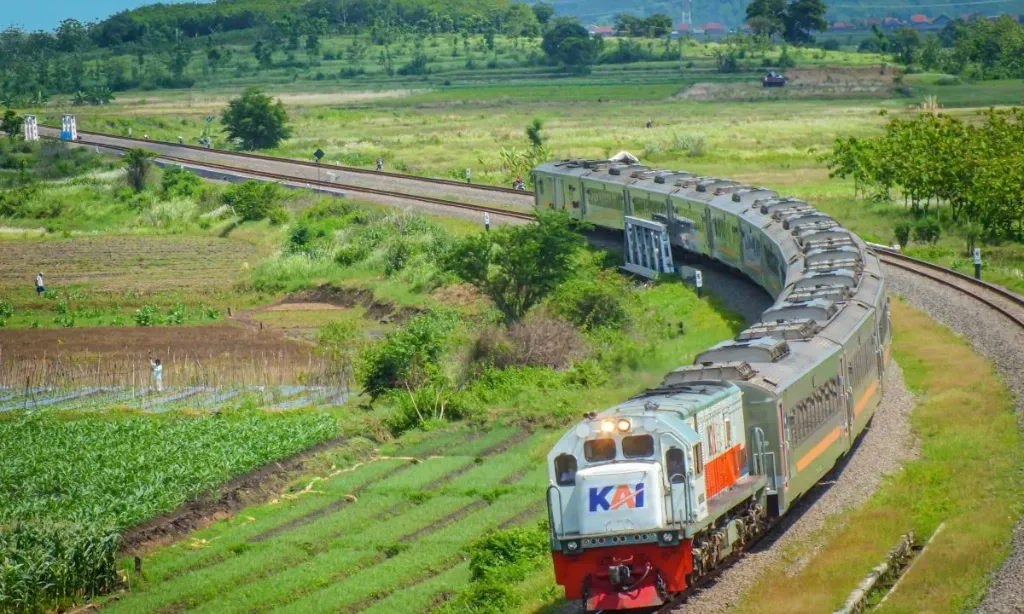 <p>KAI Diskon Tiket Kelas Ekonomi 30% Sampai Juli</p>