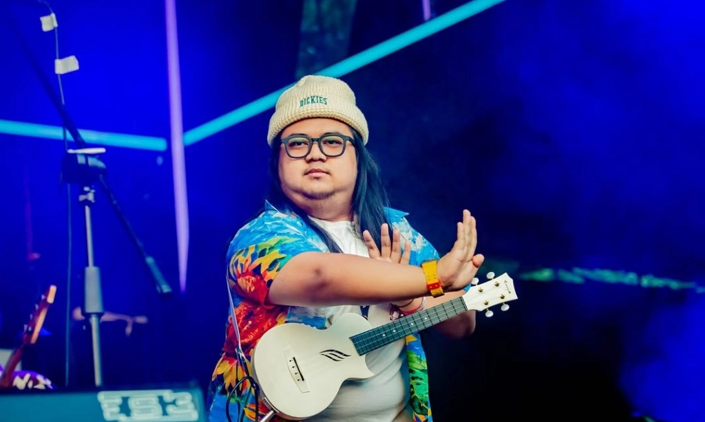 <p dir="ltr" id="isPasted">Gustiwiw, Musisi Jenius Di Balik Lagu-lagu Sal Priadi Hingga Raisa</p>