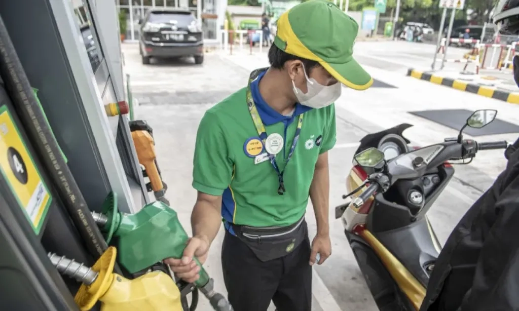 <p>Harga BBM Pertamina, Shell, bp, Vivo Stabil Di Tengah Kenaikan Minyak Dunia</p>