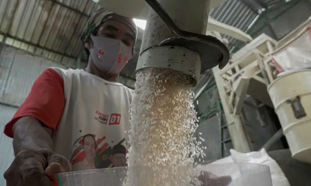 <p id="isPasted"><span class="selectable-text copyable-text false" id="isPasted">Biaya Naik, Penggilingan Padi Minta Penyesuaian HPP Gabah</span></p>