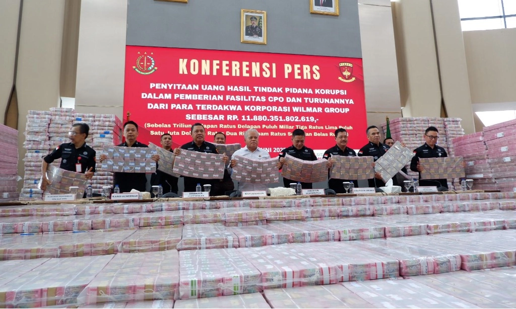 <p>Kejagung Sita Rp11,8 Triliun Dari Wilmar Group</p>