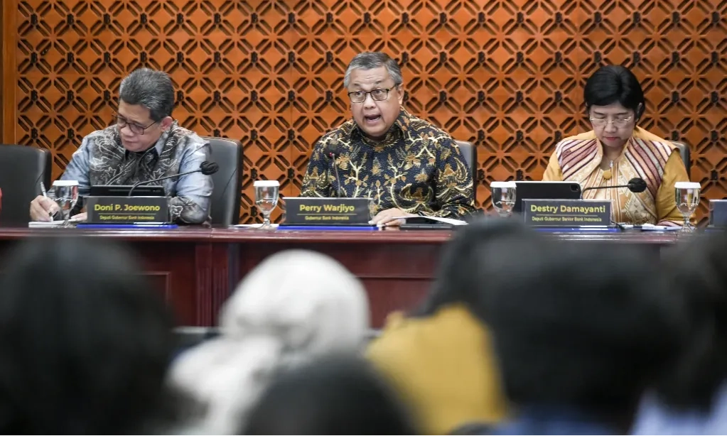 <p id="isPasted">LPEM UI Minta BI Tahan Suku Bunga 5,50% Pada RDG Juni 2025</p>